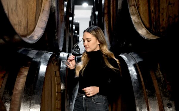 Entre cosechas y aromas: Descubre el lugar donde se guarda el vino